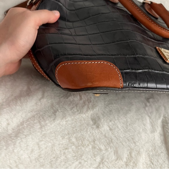 Black Crocodile Dooney & Bourke Zipper Satchel - Picture 14 of 15